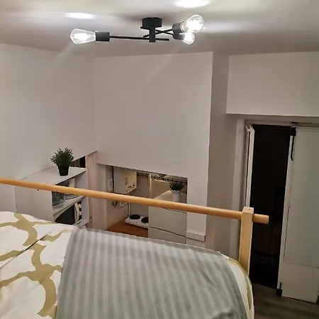 Party Zone אכסניה