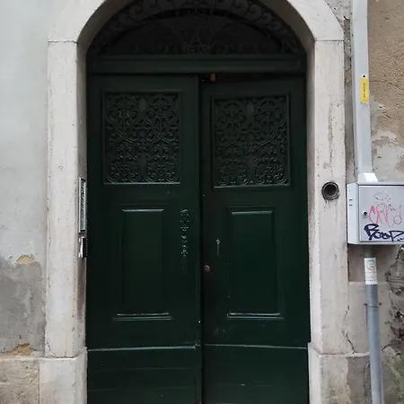 Ostello Party Zone Bairro Alto Lisbona